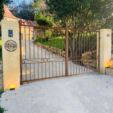 Villa L'Ecrin Des Symes Simeyrols Exterior foto
